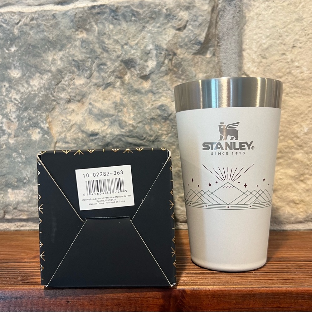 ❄️Pale Stone Winterscape❄️ Sold Out- The Stacking Beer Pint- 16oz NIB - Picture 6 of 6